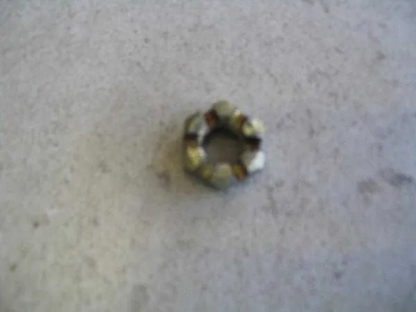 Crown nut M12x1,75
